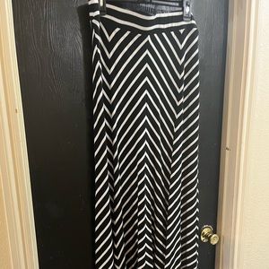 Torrid Maxi Skirt Zig Zag Stripe - 1X